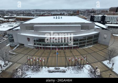 Une vue aérienne générale du Kohl Center, mercredi 22 novembre 2022, à Madison, WISC. L'arène accueille les équipes de basketball et de hockey des Wisconsin Badgers. Banque D'Images