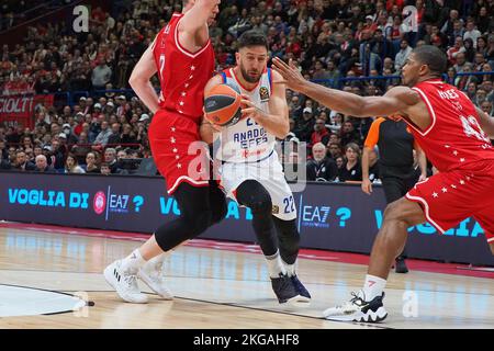 Milan, Italie. 22nd novembre 2022. Vasilije Micic (Anadolu Efes Istanbul) pendant EA7 Emporio Armani Milano contre Anadolu Efes, Championnat d'Euroligue de basket-ball à Milan, Italie, 22 novembre 2022 Credit: Independent photo Agency/Alay Live News Banque D'Images