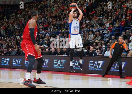 Milan, Italie. 22nd novembre 2022. Vasilije Micic (Anadolu Efes Istanbul) pendant EA7 Emporio Armani Milano contre Anadolu Efes, Championnat d'Euroligue de basket-ball à Milan, Italie, 22 novembre 2022 Credit: Independent photo Agency/Alay Live News Banque D'Images