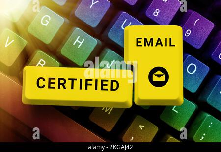 Rédaction affichant un e-mail certifié. E-mail conceptuel avec photo dont l'envoi est certifié par une tierce partie neutre Banque D'Images