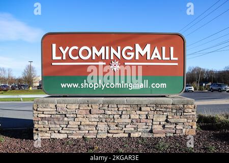 Muncy, États-Unis. 21st novembre 2022. Un panneau est visible à l'entrée du Lycoming Mall de Muncy. La saison de magasinage des fêtes de Noël aux États-Unis commence traditionnellement après Thanksgiving. Crédit : SOPA Images Limited/Alamy Live News Banque D'Images