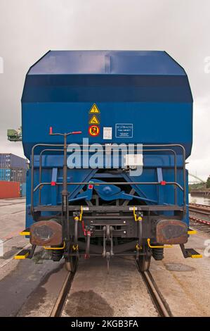 Wagon à déchargement automatique Falns, wagon à déchargement automatique à quatre roues, terminal de transbordement Westkai, Cologne-Niehl, Rhénanie-du-Nord-Westphalie, Germa Banque D'Images