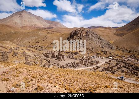 Ruines de la ville minière abandonnée de San Antonio de Lipez dans les hautes plaines boliviennes, province de sur Lipez, Bolivie Banque D'Images