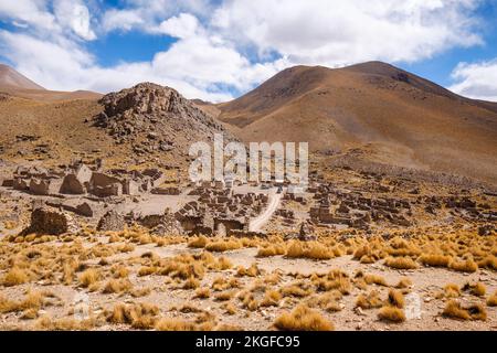 Ruines de la ville minière abandonnée de San Antonio de Lipez dans les hautes plaines boliviennes, province de sur Lipez, Bolivie Banque D'Images