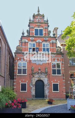 Vue sur l'ancien orphelinat, un bâtiment magnifiquement restauré à Enkhuizen Banque D'Images