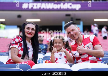 Al Khor, Qatar. 23rd novembre 2022. Les fans réagissent avant le match du Groupe F entre le Maroc et la Croatie lors de la coupe du monde de la FIFA 2022 au stade Al Bayt à Al Khor, Qatar, le 23 novembre 2022. Credit: Zheng Huansong/Xinhua/Alay Live News Banque D'Images