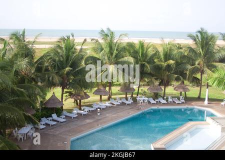 Piscine, Awale Plage Hotel, Grand Popo, Bénin Banque D'Images