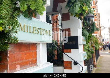 Londres- novembre 2022: Milestone Hotel sur Kensington High Street, un hôtel victorien 5 étoiles haut de gamme Banque D'Images