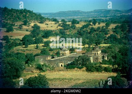 Palais de Baz Bahadur:- Khilji Sultan Nasir-ud-DIN a construit le palais entre l'année 1508-1509, pour le dernier souverain de Mandu- Roi Baz Bahadur. L'architecture de style mixte qui comprend un aperçu de l'esthétique moghol et Rajasthani est une œuvre d'art. Madhya Pradesh, Inde Banque D'Images