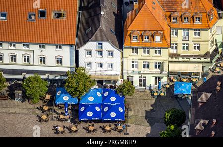 Vue aérienne, restaurant extérieur à Alter Markt dans la vieille ville, Werl, Soester Boerde, Rhénanie-du-Nord-Westphalie, Allemagne, Restauration extérieure, DE, Europe, A Banque D'Images