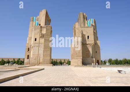 Shakhrisabz Ouzbékistan - ruines de l'immense arche d'entrée du palais Ak Serai (Palce blanc) construit par Amir Temur Banque D'Images