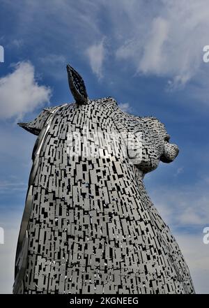 Baron, l'un des Kelpies au parc Helix Country Park, Falkirk, Écosse. Banque D'Images