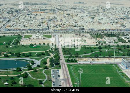 QATAR, Doha, Aspire sportspark au stade international de Khalifa pour la coupe du monde de la FIFA 2022, construit par un travailleur migrant / KATAR, Doha, Aspire Sportpark am Khalifa International Stadium fuer die FIFA Fussbalweltmeisterschaft 2022, gebaut von Gastarbeiter Banque D'Images