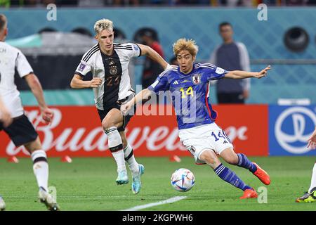 AR Rajjan, Qatar. 23rd novembre 2022. Nico Schlotterbeck, Junya Ito lors de la coupe du monde de la FIFA, Qatar 2022, match du Groupe E entre l'Allemagne et le Japon au stade international de Khalifa sur 23 novembre 2022 à AR-Rajjan, Qatar. (Photo de Pawel Andrachiewicz/PressFocus/Sipa USA) crédit: SIPA USA/Alay Live News Banque D'Images