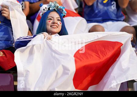 Doha, Qatar. 23rd novembre 2022. DOHA, QATAR - NOVEMBRE 23 : partisan de l'équipe Japon avant la coupe du monde de la FIFA, Qatar 2022 groupe E match entre l'Allemagne et le Japon au stade international de Khalifa sur 23 novembre 2022 à Doha, Qatar. (Photo de Florencia Tan Jun/PxImages) crédit: PX Images/Alamy Live News Banque D'Images