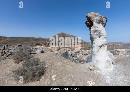 Espagne, îles Canaries, formation de roche stratifiée de la ville sur l'île de Lanzarote Banque D'Images