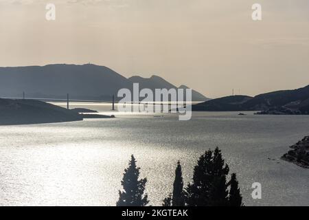 Vue sur le pont Peljesac depuis Neum, Herzégovine-Neretva, Bosnie-Herzégovine Banque D'Images