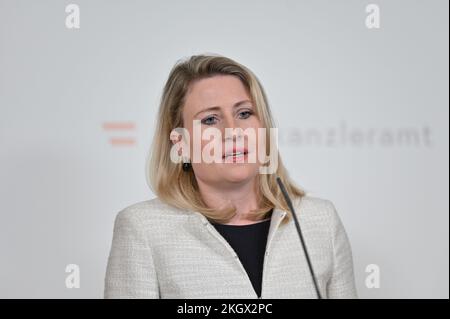 Vienne, Autriche. 23rd novembre 2022. Conseil des ministres de la Chancellerie fédérale avec Susanne Raab (ÖVP), ministre fédérale de la femme et de l'intégration Banque D'Images