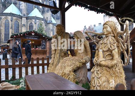 Prague, République tchèque. 23rd novembre 2022. Le marché de Noël au château de Prague, en République tchèque, a commencé sur 23 novembre 2022. Crédit : Michal Kamaryt/CTK photo/Alay Live News Banque D'Images