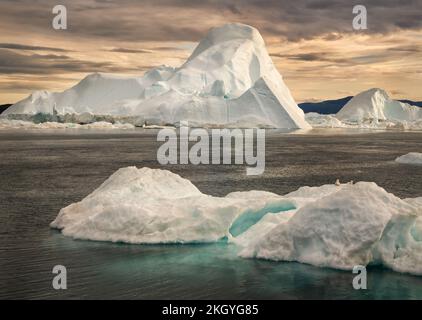 |Icebergs dans le fjord Illalisat, l'un des sites les plus au nord du patrimoine mondial de l'UNESCO, Illalisat, Groenland Banque D'Images