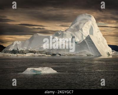 |Icebergs dans le fjord Illalisat, l'un des sites les plus au nord du patrimoine mondial de l'UNESCO, Illalisat, Groenland Banque D'Images