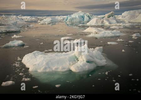 |Icebergs dans le fjord Illalisat, l'un des sites les plus au nord du patrimoine mondial de l'UNESCO, Illalisat, Groenland Banque D'Images