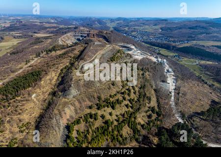 Vue aérienne, carrière de Bilstein, Union de graywacke de l'Allemagne de l'Ouest, Brilon, pays aigre, Rhénanie-du-Nord-Westphalie, Allemagne, Bergisch-Westerwald travaux de pierre dure, B Banque D'Images