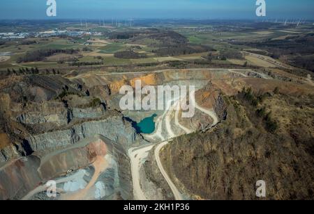 Vue aérienne, carrière de Bilstein, Union de graywacke de l'Allemagne de l'Ouest, Brilon, pays aigre, Rhénanie-du-Nord-Westphalie, Allemagne, Bergisch-Westerwald travaux de pierre dure, B Banque D'Images