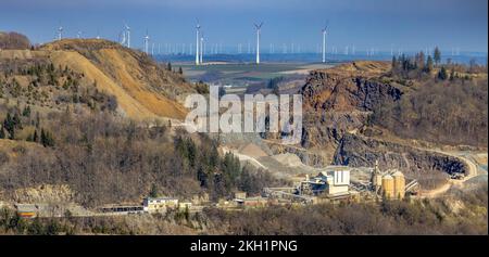 Vue aérienne, carrière de Bilstein, Union de graywacke de l'Allemagne de l'Ouest, parc éolien, Brilon, pays aigre, Rhénanie-du-Nord-Westphalie, Allemagne, DE, Europe, photo aérienne Banque D'Images