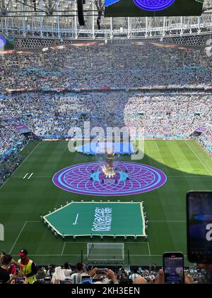 Des spectateurs saoudiens au stade Lusail après avoir disputé un match contre la coupe du monde de la FIFA Argentine Qatar 2022 Banque D'Images