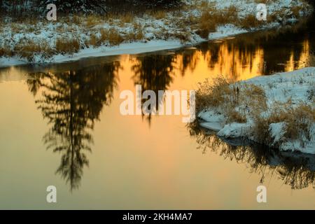 L'aube d'hiver à Junction Creek, Grand Sudbury, Ontario, Canada Banque D'Images