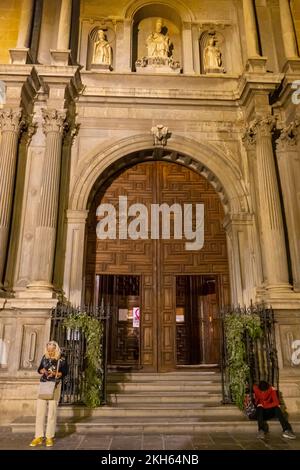 GRENADE, ESPAGNE - 24 SEPTEMBRE 2022 : extérieur de la cathédrale de Grenade à Grenade, Espagne sur 24 septembre 2022 Banque D'Images