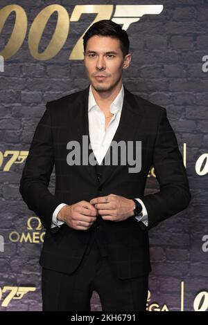 Lewis Tan participe à un événement spécial organisé par Omega pour célébrer les 60 ans de James Bond à Wardens Grove, Londres. Banque D'Images