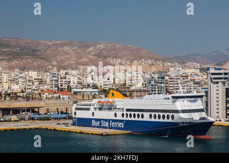 Bateau Blue Star Ferries amarré dans le port du Pirée, Athènes, Grèce. Banque D'Images