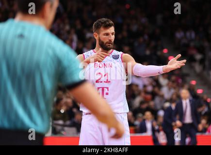 Bonn, Allemagne. 23rd novembre 2022. Basketball Champions League, groupe B, Telekom paniers Bonn vs AEK Athènes, Leon Kratzer (Bonn) crédit: Juergen Schwarz/Alay Live News Banque D'Images