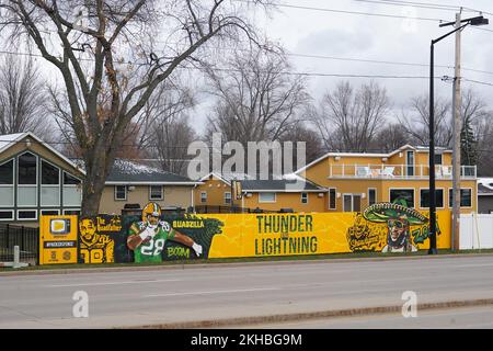 Une maison sur Lombardi Ave avec la signalisation Green Bay Packers en face de lambeau Field, mercredi 16 novembre 2022, à Green Bay, WISC. Banque D'Images