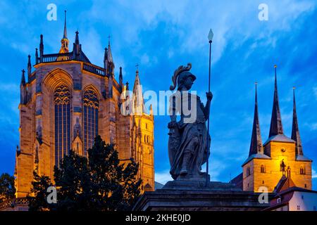 Cathédrale d'Erfurt et église Severi avec la fontaine Minerva en soirée, Domplatz, Erfurt, Thuringe, Allemagne, Europe Banque D'Images