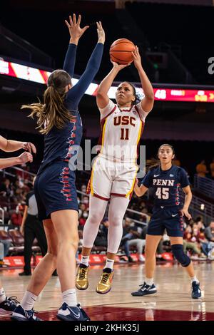 Les chevaux de Troie USC protègent Destiny Littleton (11) contre les Quakers de Pennsylvanie, mercredi, 23 novembre 2022, lors d'un match de basket-ball féminin de la NCAA, Banque D'Images