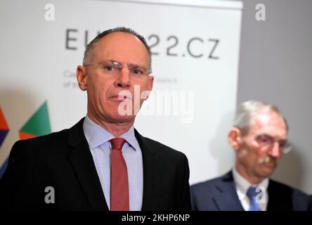 Prague, République tchèque. 24th novembre 2022. Le ministre autrichien de l'intérieur, Gerhard Karner, lors de la conférence de presse après la réunion des ministres de l'intérieur tchèques, autrichiens, slovaques et hongrois sur la situation des migrations à Prague, République tchèque, 24 novembre 2022. Crédit : Katerina Sulova/CTK photo/Alamy Live News Banque D'Images