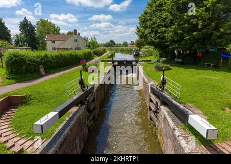 Lower Maunsel Lock sur Bridgwater et Taunton Canal, Somerset, Angleterre. Banque D'Images