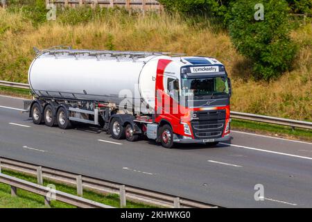 Transport de denrées alimentaires BPMCKEEFRY; 2020 VOLVO FH500 6x2 PA HSLP 12777cc; sur l'autoroute M6 Royaume-Uni Banque D'Images