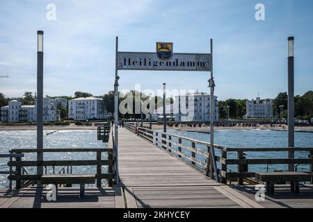 Heiligendamm, Mecklembourg-Poméranie occidentale, Allemagne - station balnéaire de Heiligendamm. Heiligendamm est un quartier de Bad Doberan. À l'arrière, le Grand H Banque D'Images