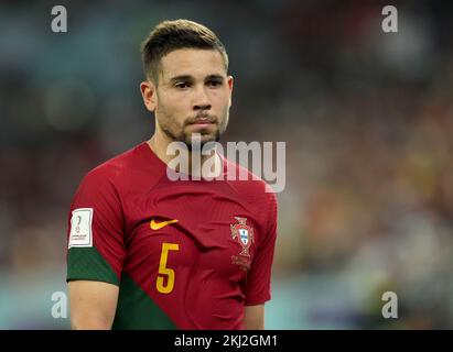 Raphael Guerreiro, du Portugal, lors du match de la coupe du monde de la FIFA, groupe H, au stade 974 de Doha, au Qatar. Date de la photo: Jeudi 24 novembre 2022. Banque D'Images