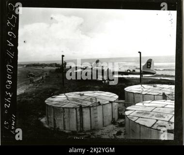 Projet 20 - activités d'essai de l'opération Greenhouse (Enewetak). Zone de déconamination des aéronefs, Enewetak. Photographies d'essais nucléaires atmosphériques sur les sites d'essais de l'île du Pacifique et du Nevada. Banque D'Images