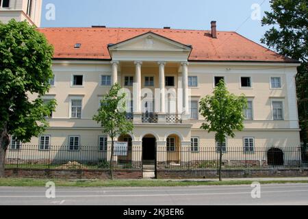 Palais des évêques, cathédrale catholique grecque de la Sainte Trinité à Krizevci, Croatie Banque D'Images