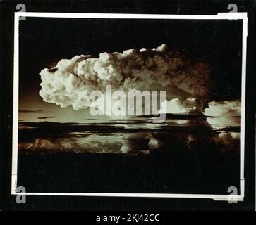 Projet 21 - opération Ivy (Enewetak/bikini) détonation. Mike Cloud, vue aérienne. Photographies d'essais nucléaires atmosphériques sur les sites d'essais de l'île du Pacifique et du Nevada. Banque D'Images