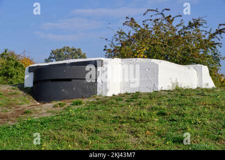 Région de Kaliningrad, Baltiysk, Russie, 28 octobre 2022.pilboxes sur les rives de la ville Banque D'Images