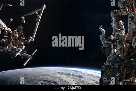 Stations spatiales en orbite terrestre. Système solaire Banque D'Images
