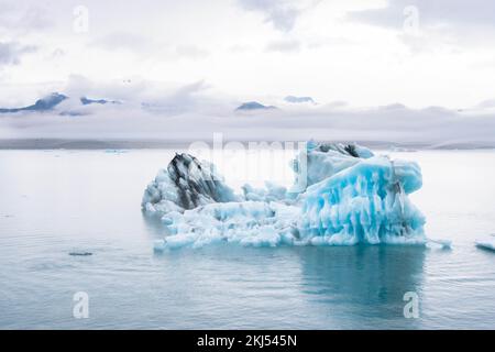 Lagon du glacier de Jokulsarlon Grands icebergs flottants à Jokulsarlon, en Islande Banque D'Images