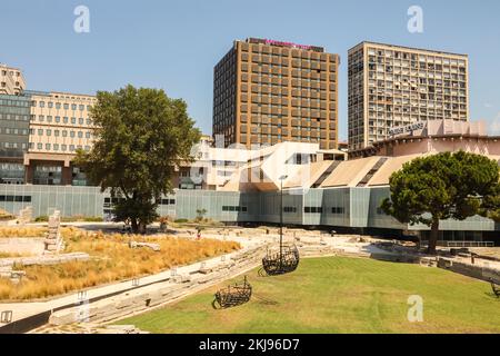 Archéologique, site, des, Jardins des vestiges, partie de la, Musée d'Histoire de Marseille, Marseille Musée d'Histoire, Marseille, Marseille, commune de Bouches-du-Rhône, la deuxième plus grande ville de France, Marseille, est la préfecture des Français, département des Bouches-du-Rhône, et, capitale, De la région Provence-Alpes-Côte d'Azur. Sud de la France,France,Français,deuxième plus grande ville de France,août,été,Europe,européen,Port Antique,le jardin des vestiges est un jardin contenant les vestiges archéologiques de l'ancien port de Marseille, France. Banque D'Images